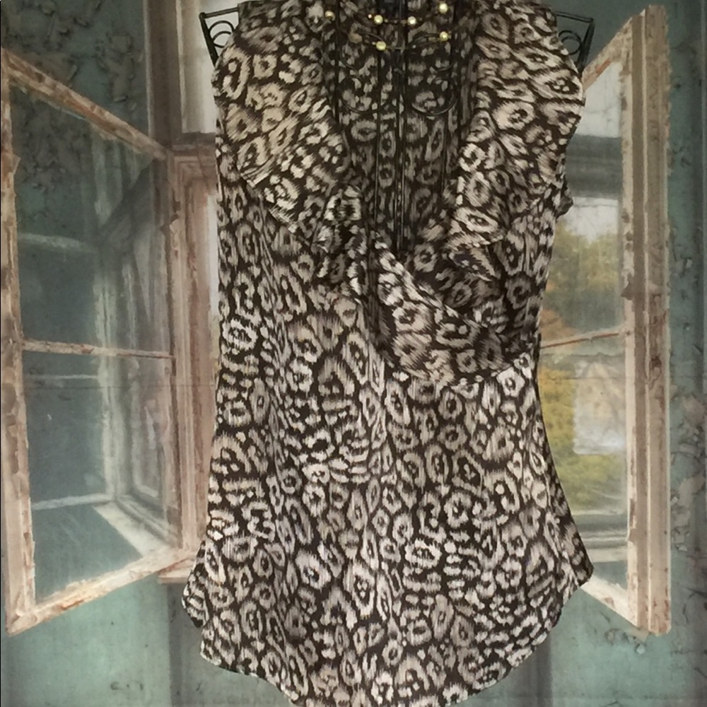 EUC Ann Taylor sleeveless dress blouse.